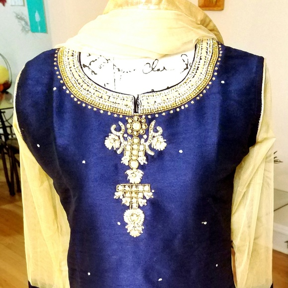 Designer Indo-Pak Party Wear Dress - Picture 2 of 6